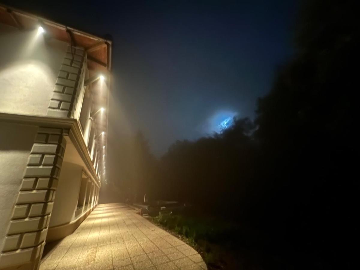 Hotel Galeria Pezinska Baba Pezinok Eksteriør billede