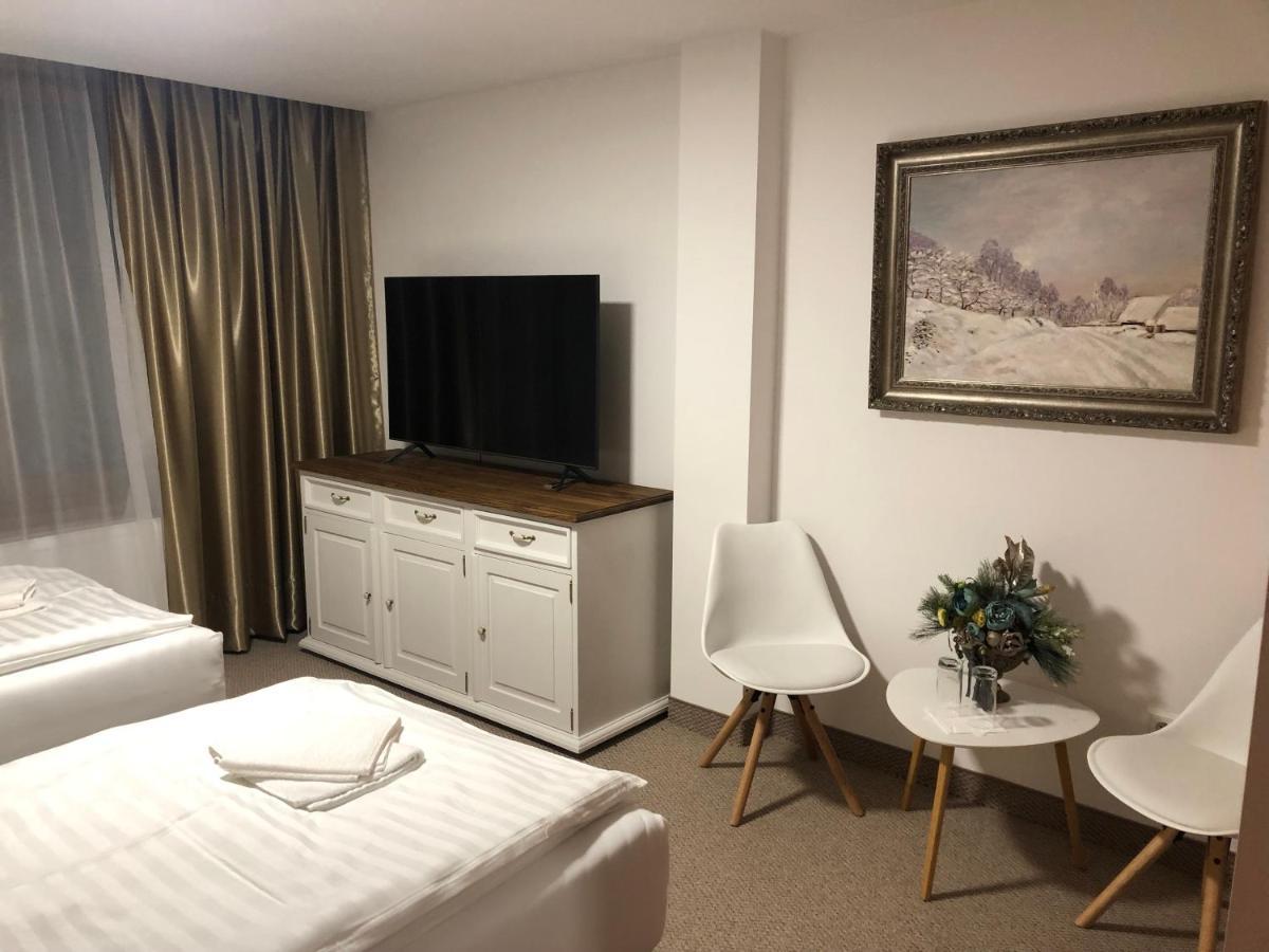 Hotel Galeria Pezinska Baba Pezinok Eksteriør billede