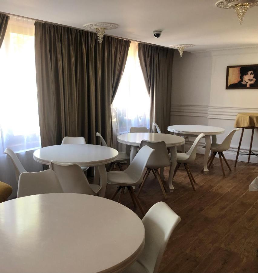 Hotel Galeria Pezinska Baba Pezinok Eksteriør billede