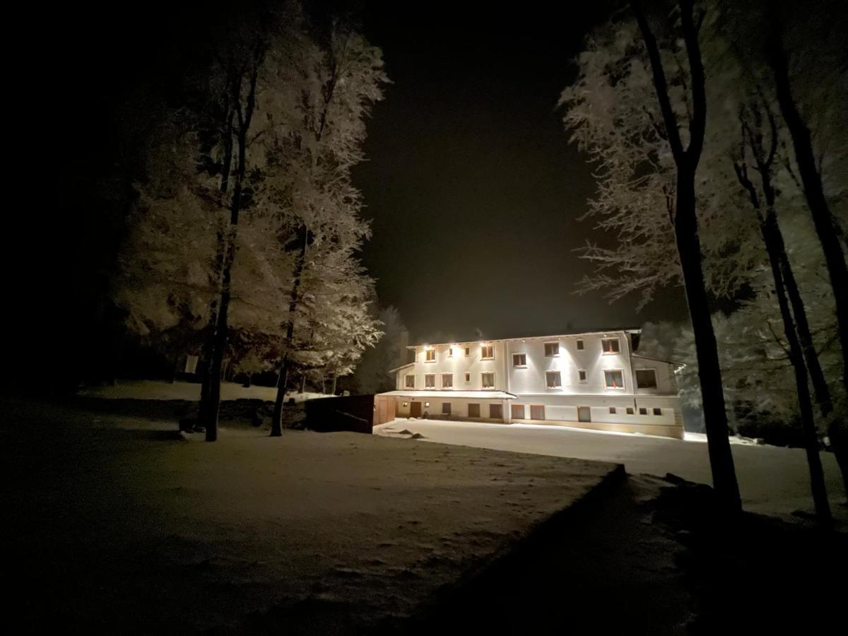 Hotel Galeria Pezinska Baba Pezinok Eksteriør billede