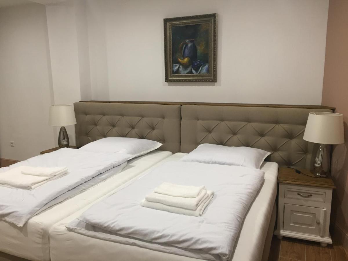 Hotel Galeria Pezinska Baba Pezinok Eksteriør billede