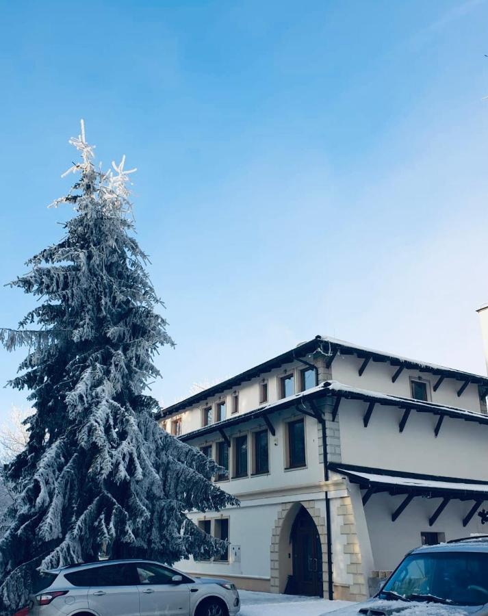 Hotel Galeria Pezinska Baba Pezinok Eksteriør billede